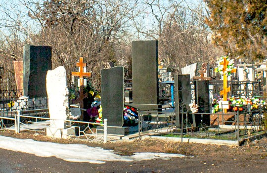 Памятник на могилу цена в москве недорогие